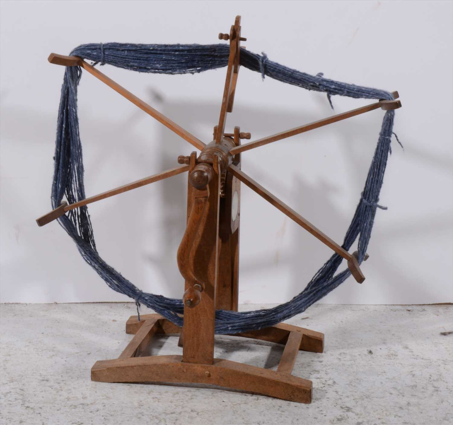 Lot 514 - Vintage wooden wool-winder