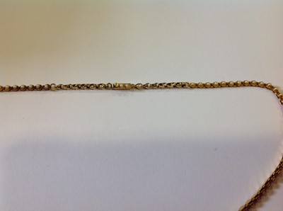 Lot 105 - An Edwardian seed pearl necklace.