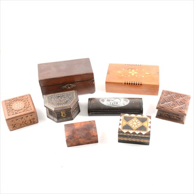 Lot 127 - A collection of leather and wooden boxes