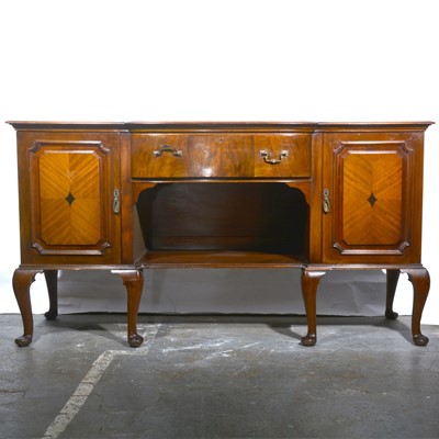 Lot 537 - Edwardian mahogany bowfront sideboard