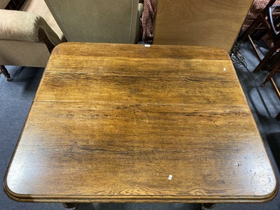 Lot 363 - A Victorian oak extending dining table