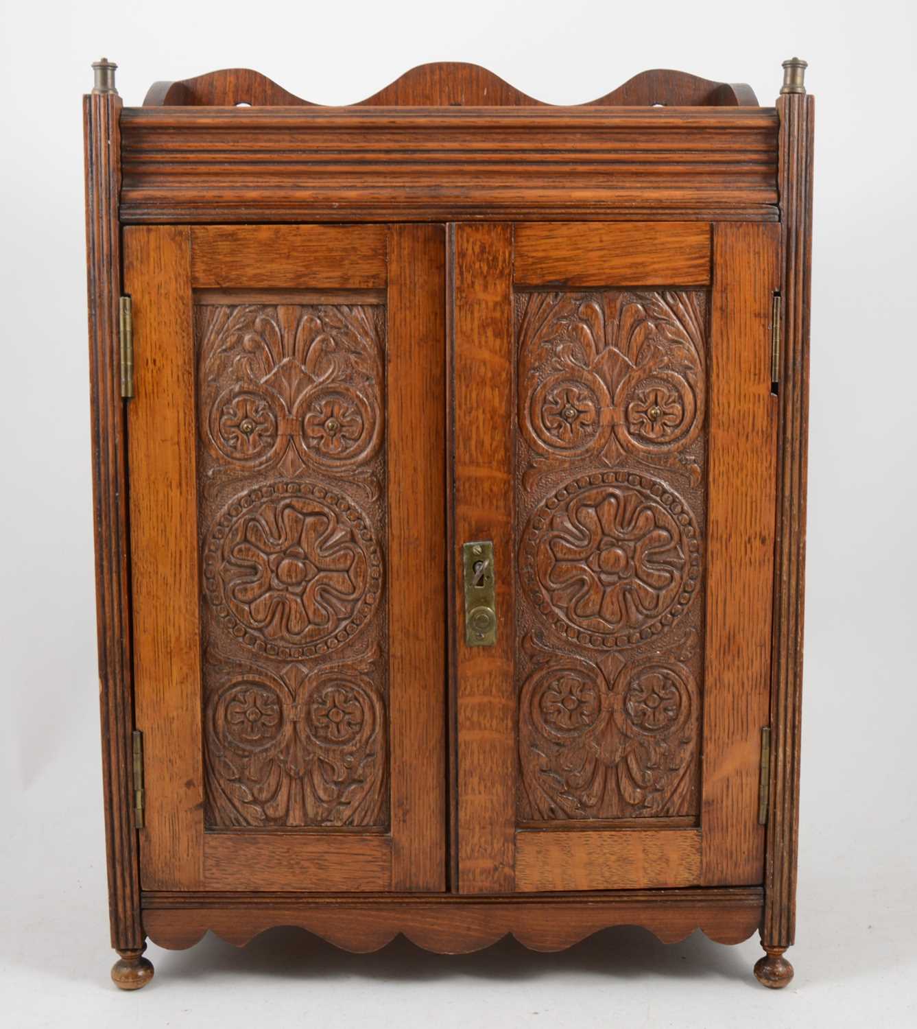 Lot 1119 - Oak smoking cabinet