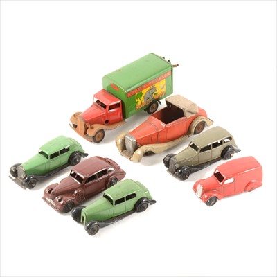 Lot 204 - Small collection of diecast vehicles