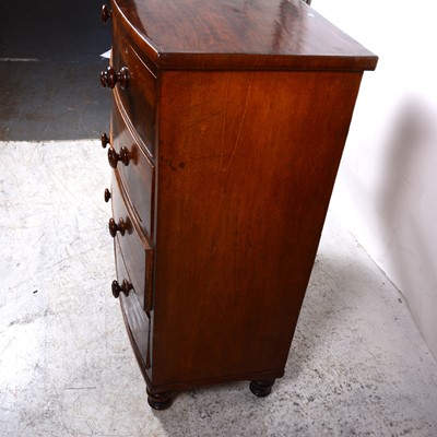 Lot 96 - A Victorian mahogany bowfront chest of drawers