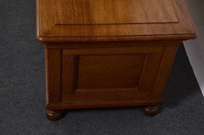 Lot 1562 - Craftsman made oak blanket box, 20th Century