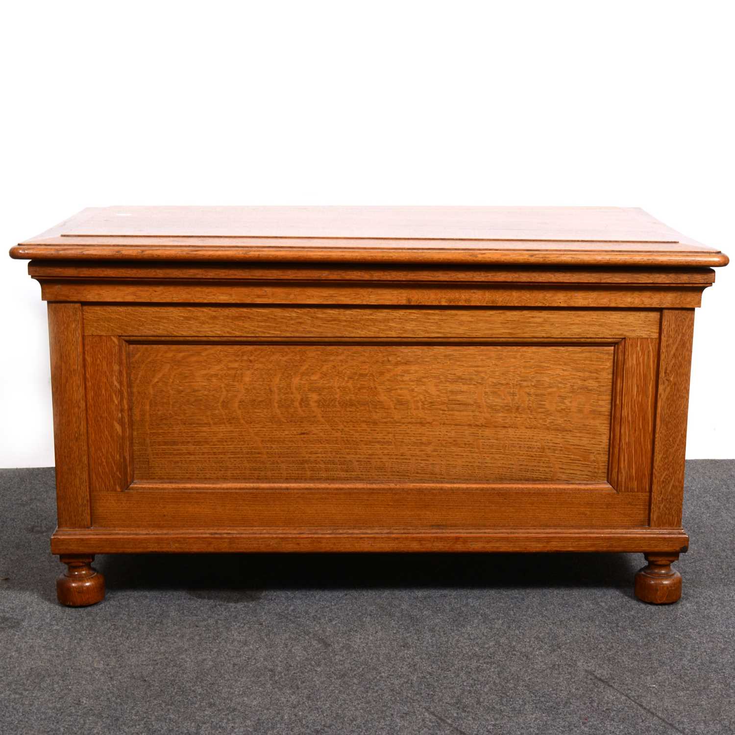 Lot 1562 - Craftsman made oak blanket box, 20th Century