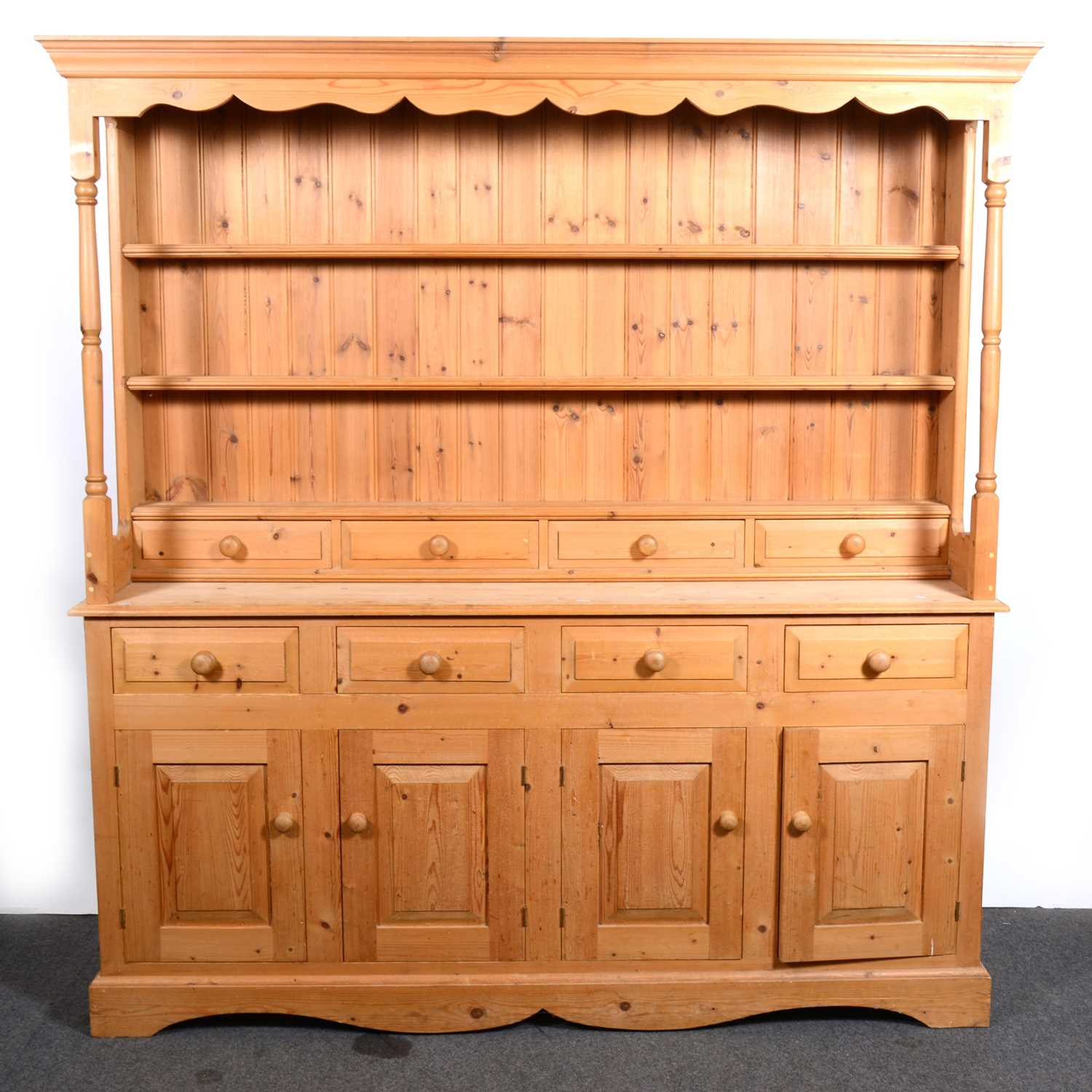 Lot 551 A modern pine dresser
