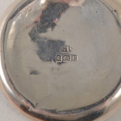 Lot 223 - A silver dance purse, vesta case and small circular lidded pot.