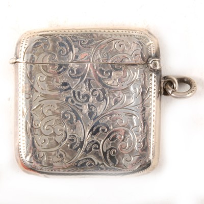 Lot 223 - A silver dance purse, vesta case and small circular lidded pot.
