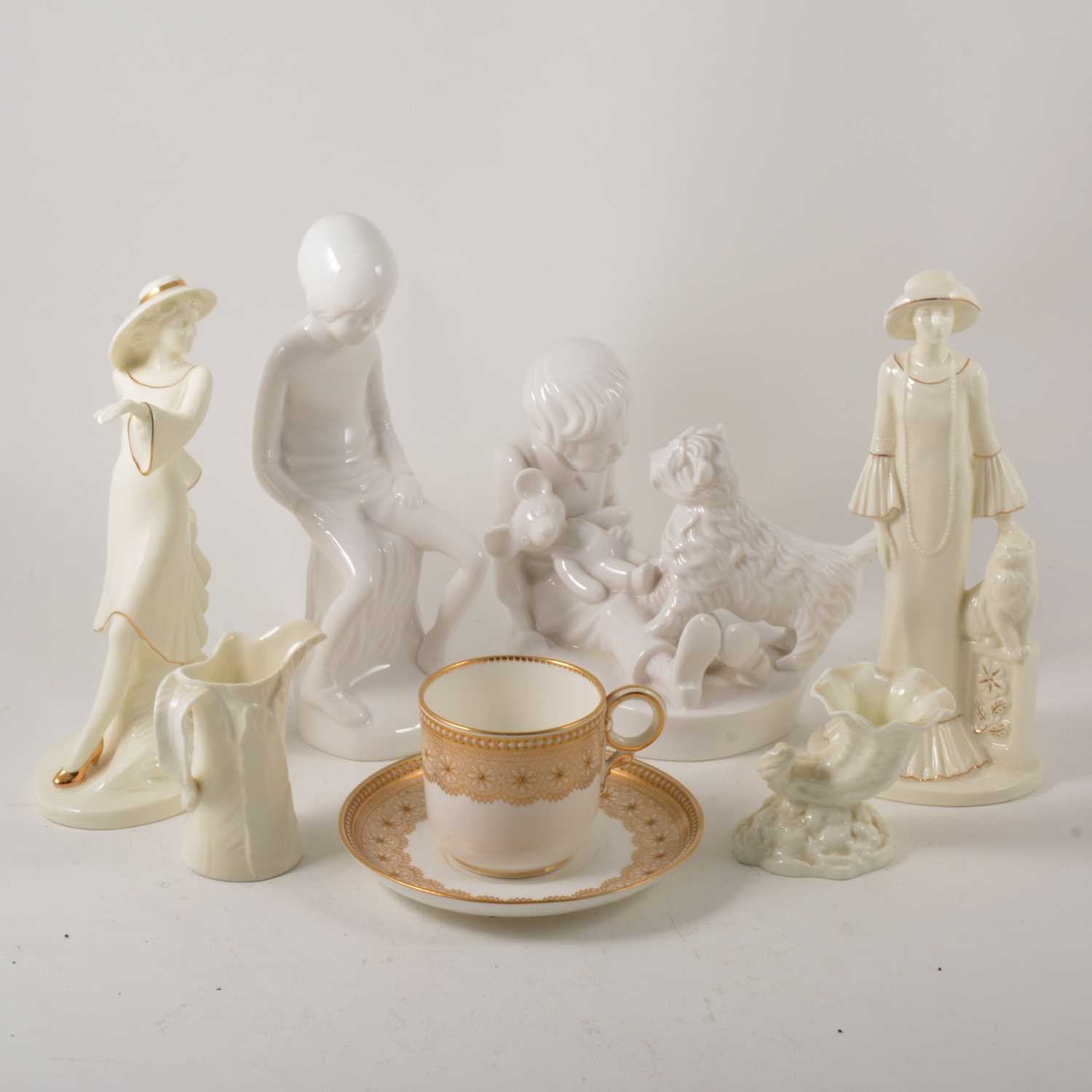 Lot 1025 - A collection of decorative ceramics, including Worcester, Spode, and Coalport.