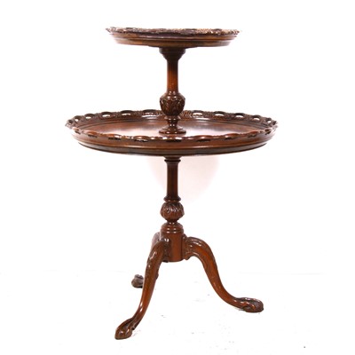 Lot 397 - A mahogany Georgian style two tier dumb waiter.