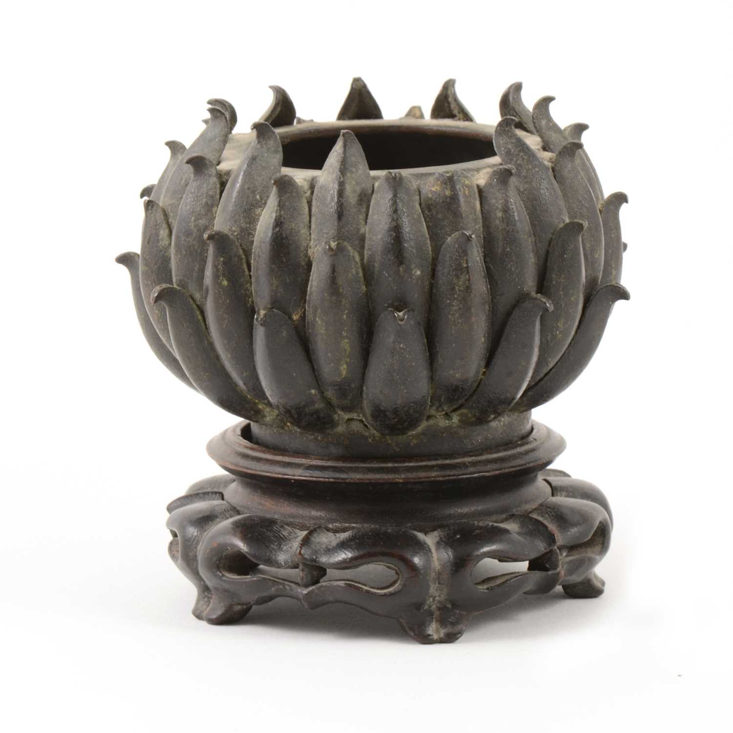 356 - A small Chinese bronze censer, modelled as a Chrysanthemum head