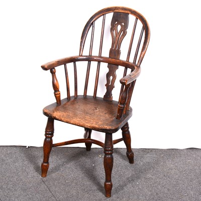 Lot 1580 - An elm Windsor style child’s chair