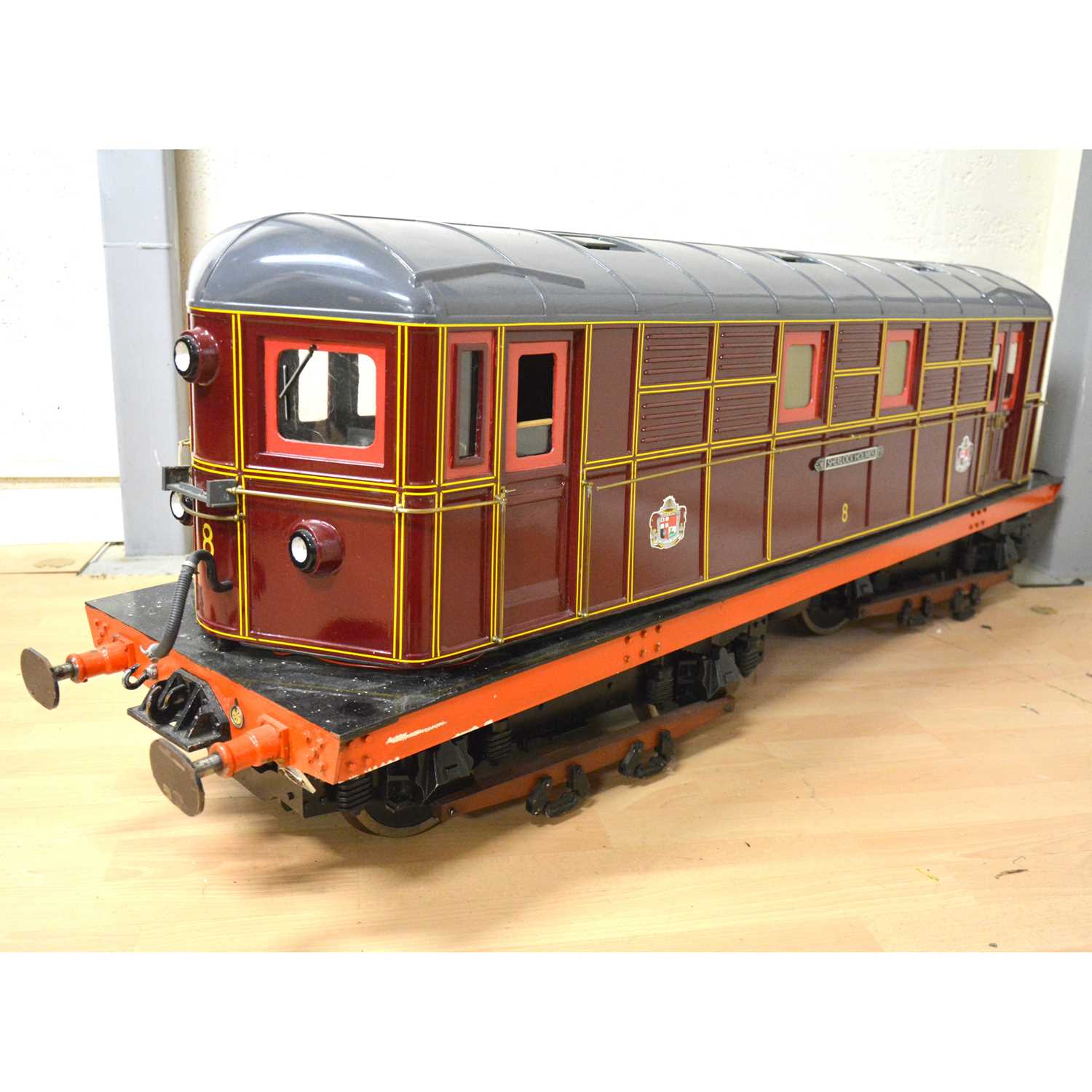 124 - Electric 7 1/4 inch gauge locomotive, Metropolitan Railways electric 'Sherlock Holmes' 145cm length.