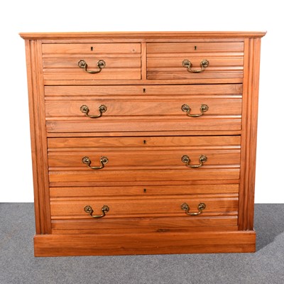 Lot 467 - Edwardian walnut chest of drawers