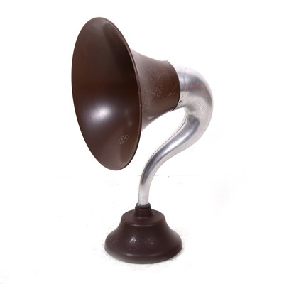 Lot 59 - A 1920s BTH British Thompson Houston swan neck speaker horn, with Bakelite base and aluminium neck, 59cm tall.