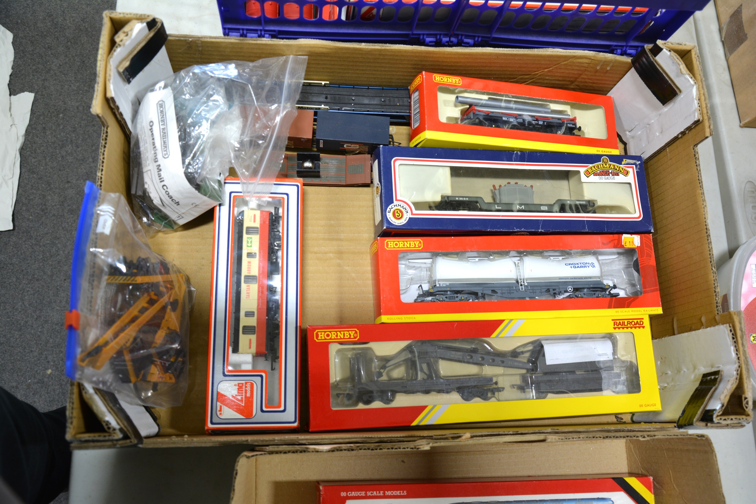 Lot 153 OO gauge model railway rolling stock, Hornby,