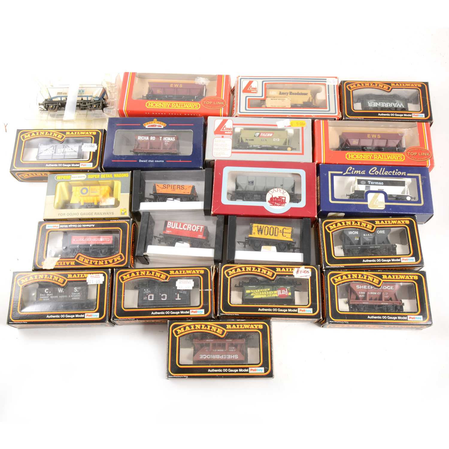 Lot 157 - Twenty-one OO giage model railway wagons, all boxed.