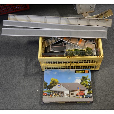 Lot 158 - Two boxes of OO and HO model railway track-side scenery