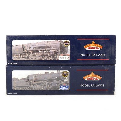 Lot 563 - Bachmann OO gauge model railway locomotives, 32-586DC and 32-852