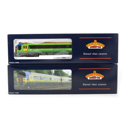 Lot 576 - Bachmann OO gauge model railway locomotive set 31-504 158 Car DMU 'Central Trains'