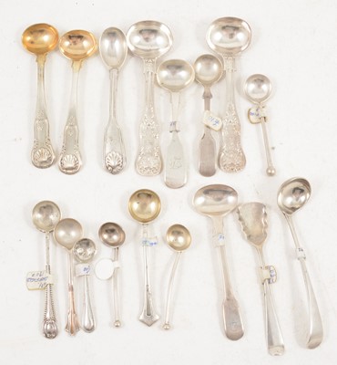 Lot 1193 - Four large silver salt spoons and thirteen others, traditional patterns