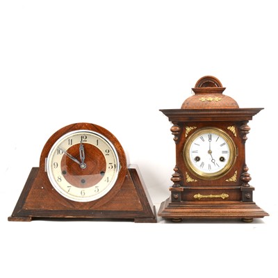 Lot 1426 - Continental walnut bracket clock