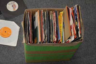 Lot 29 - A box of aprox 350 mixed 7" single records, including Roxy Music, Patti Smith, Bronski Beat, Siouxsie and the Banshees, The Beach Boys, Status Quo, Liam Frost ect.