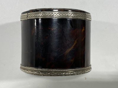 Lot 147 - Victorian silver gilt and tortoiseshell caddy box, with Emu surmount