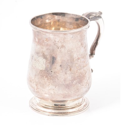 Lot 220 - George III silver mug, possibly John Scofield, London 1774
