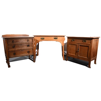 Lot 514 - An oak side cabinet