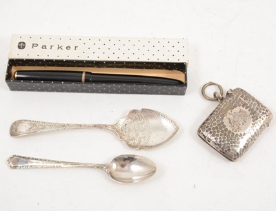 Lot 1192 - A silver vesta case, two silver spoons and a Parker pen.