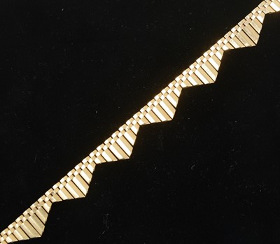 Lot 1327 - A 9 carat yellow gold fringe necklace.