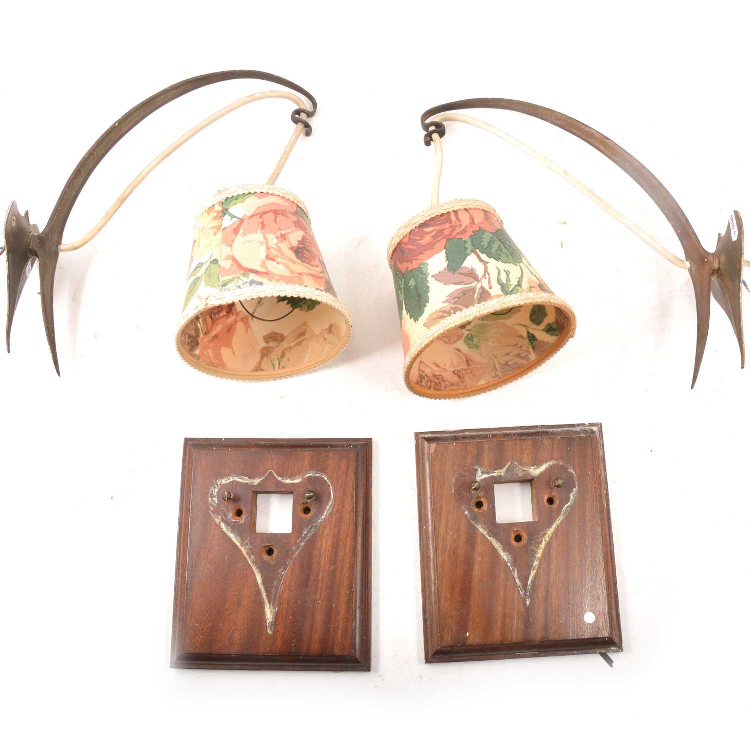 Lot 96 - Pair of Arts & Crafts style brass wall lights.