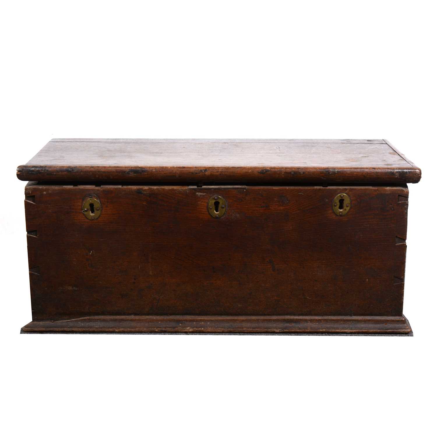 Lot 1540 - A late 18th/ early 19th century oak chest