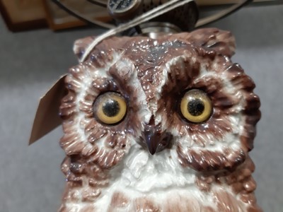 Lot 102 - Edwardian porcelain Brown Owl table oil lamp