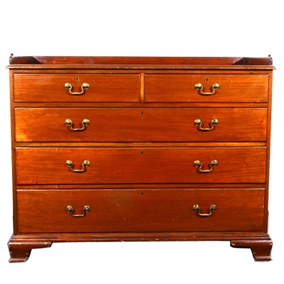 Lot 559 - A Victorian mahogany chest of drawers