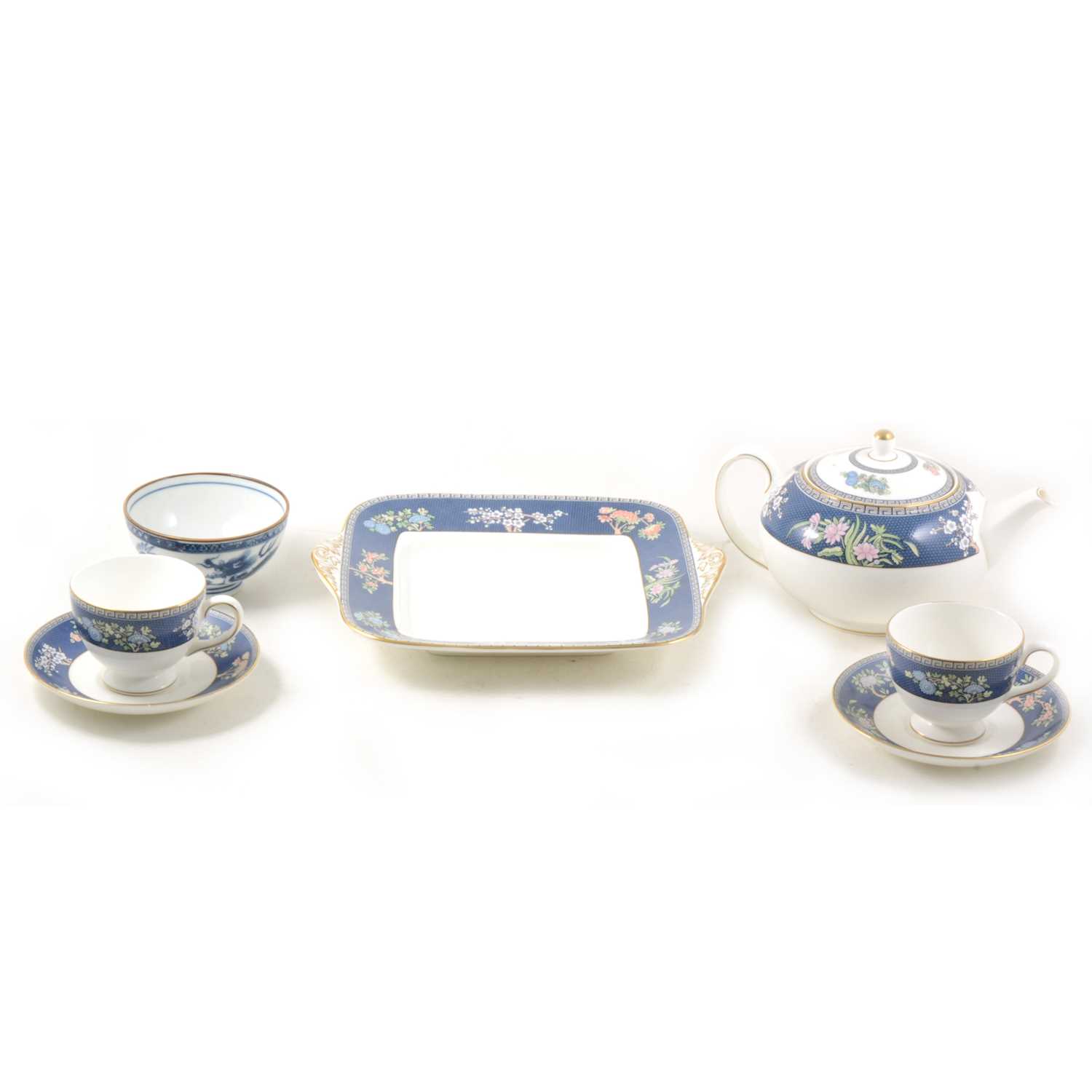 Lot 33 - Wedgwood bone china teaset, blue Siam; and other ceramics.
