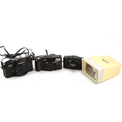 Lot 305 - Vintage cameras and accessories; including Yashica FR 35mm, lenses etc.