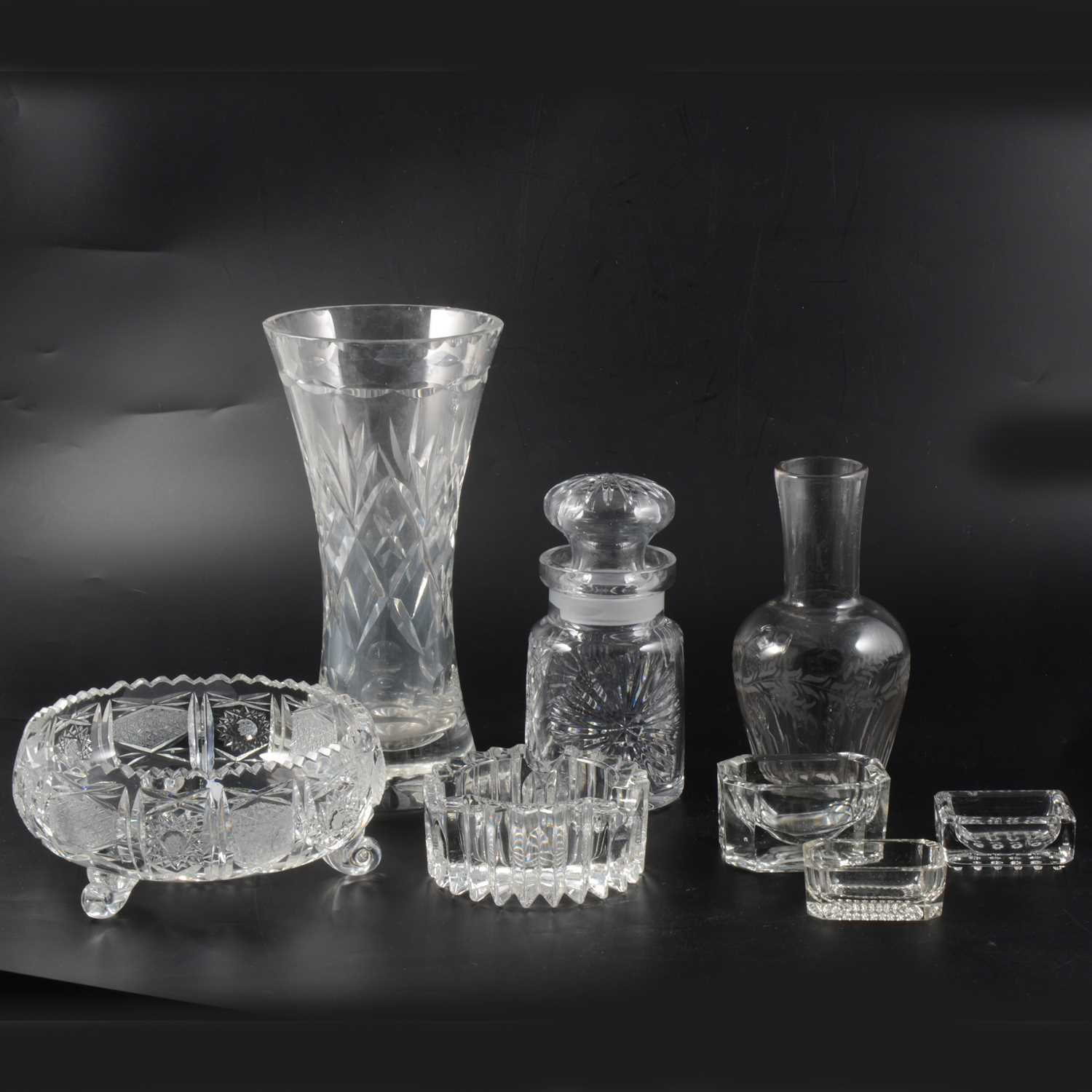 Lot 67 - Two boxes of assorted glassware