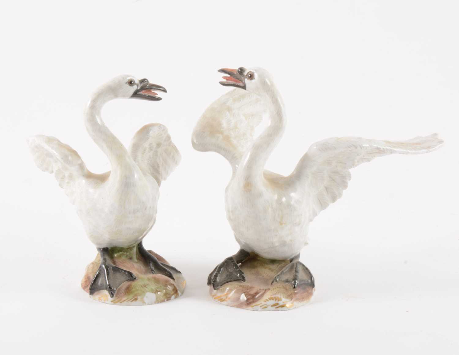 Lot 23 - A pair of Meissen of swans, after Johann Joachim Kändler