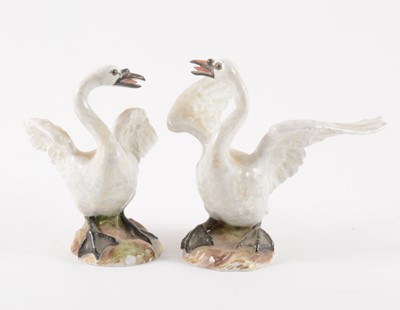 Lot 23 - A pair of Meissen of swans, after Johann Joachim Kändler