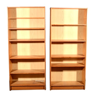 Lot 142 - A pair of modern pine open bookcases