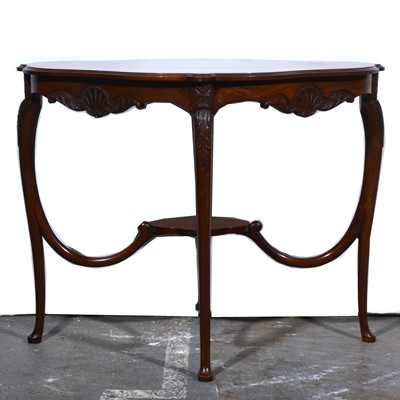 Lot 476 - Edwardian mahogany occasional table