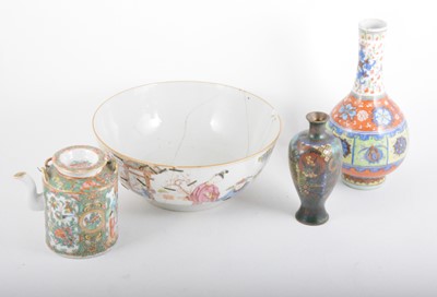Lot 119 - A Chinese porcelain bottle vase