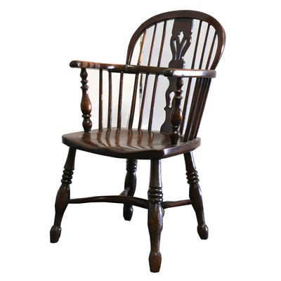 Lot 79 - An elm and ash Windsor chair