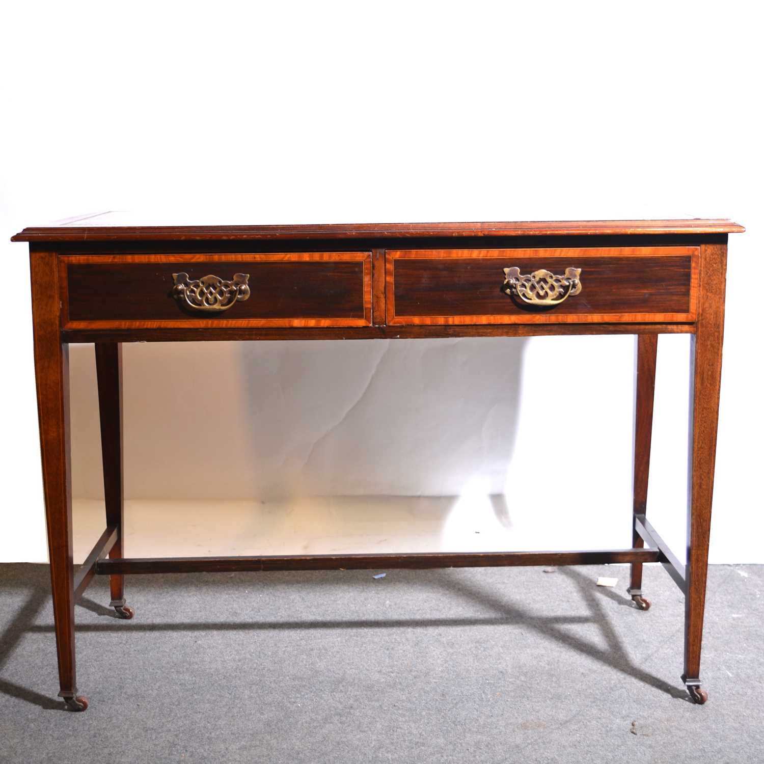 Lot 473 - Edwardian mahogany hall table