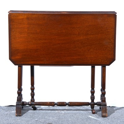 Lot 519 - Edwardian walnut Sutherland table.