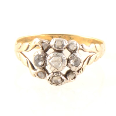 Lot 348A - A rose cut diamond ring.