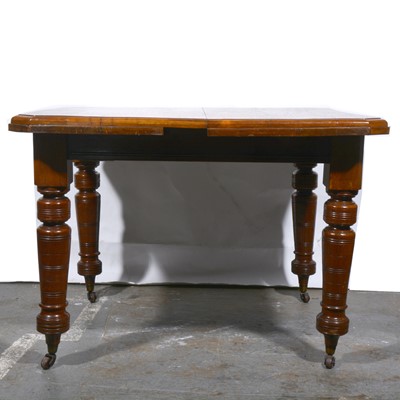 Lot 478 - Edwardian walnut windout dining table